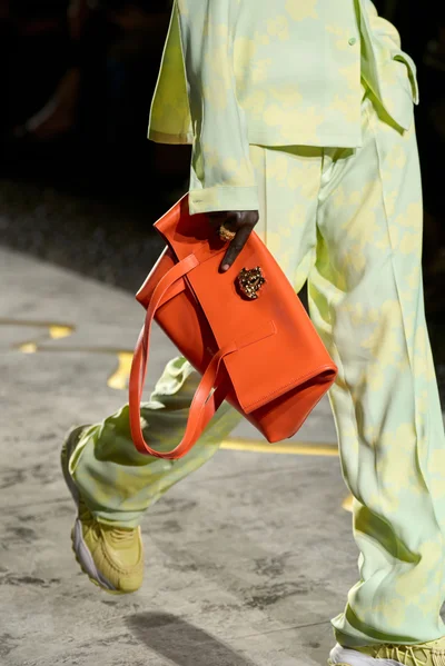 Look 54